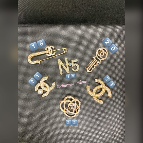 Brooches - Picture 4 of 4